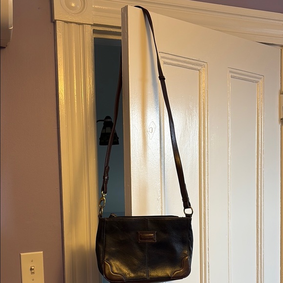 Tignanello Black and Brown Leather Shoulder Bag with Adjustable Strap - Picture 3 of 8